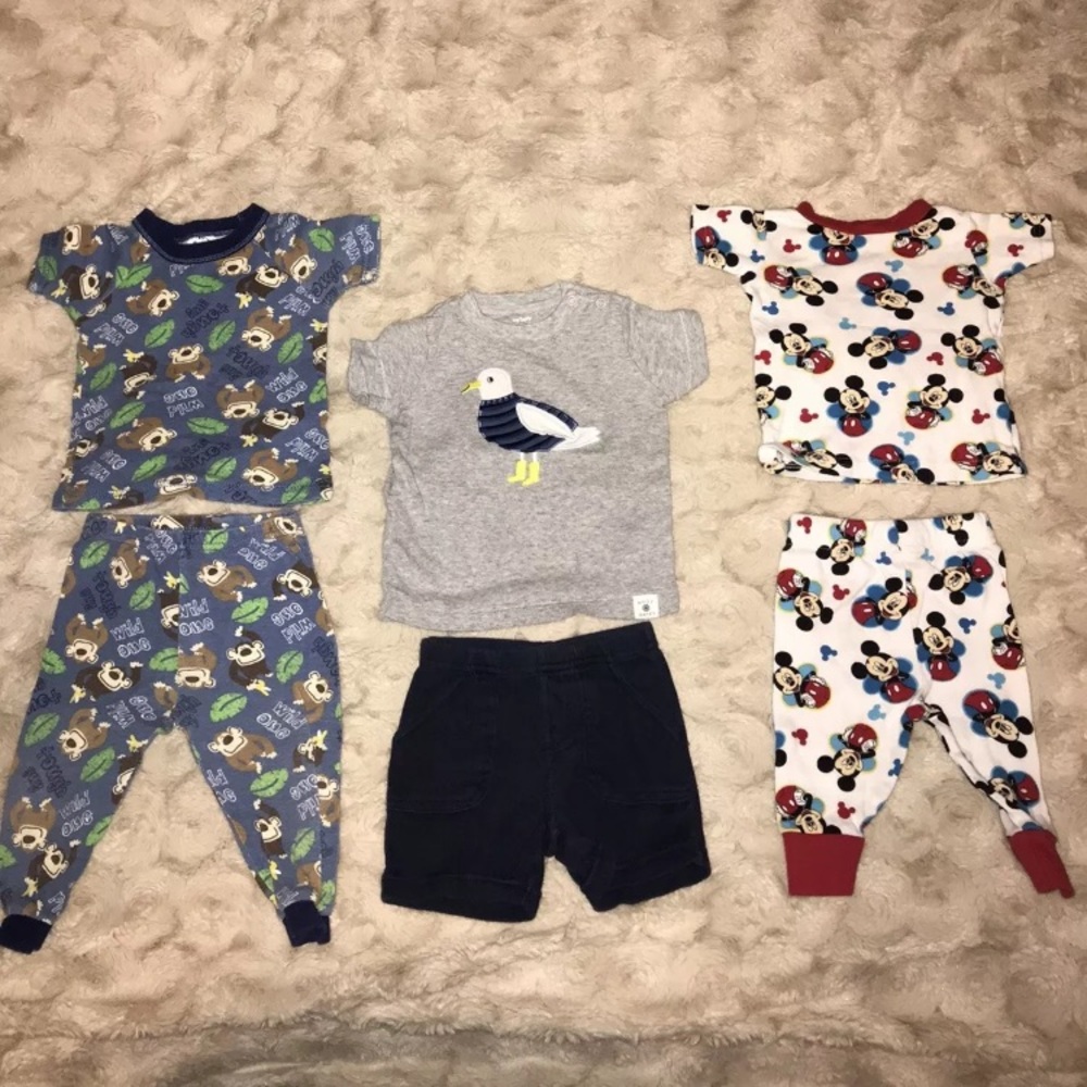 0-6 mts baby clothes, 3 tops 3 bottoms